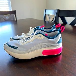 WOMEN’S NIKE AIRMAX DIA
